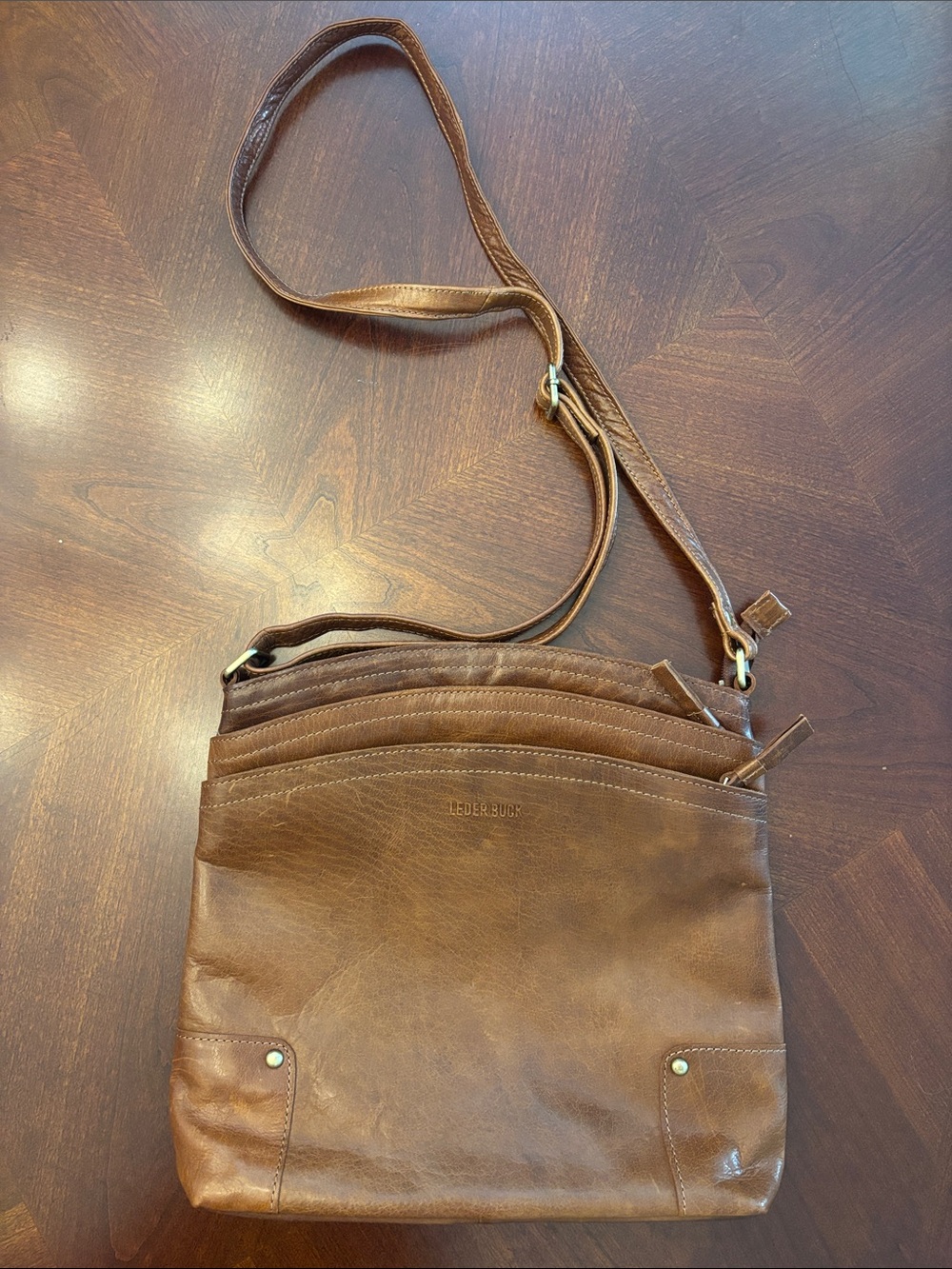 Leder Buck Genuine Leather Brown Crossbody